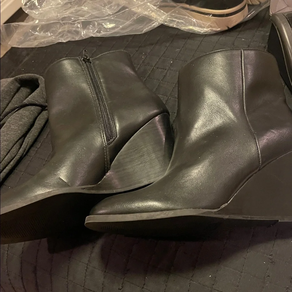 Dv dolce vita wedge black boots new sz 9